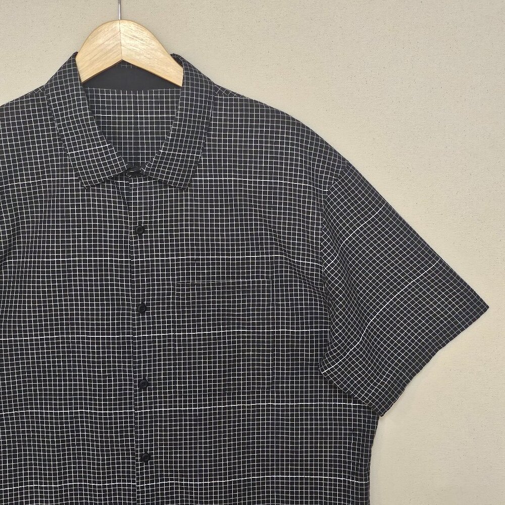 Lululemon Short Sleeve Button Down XXL